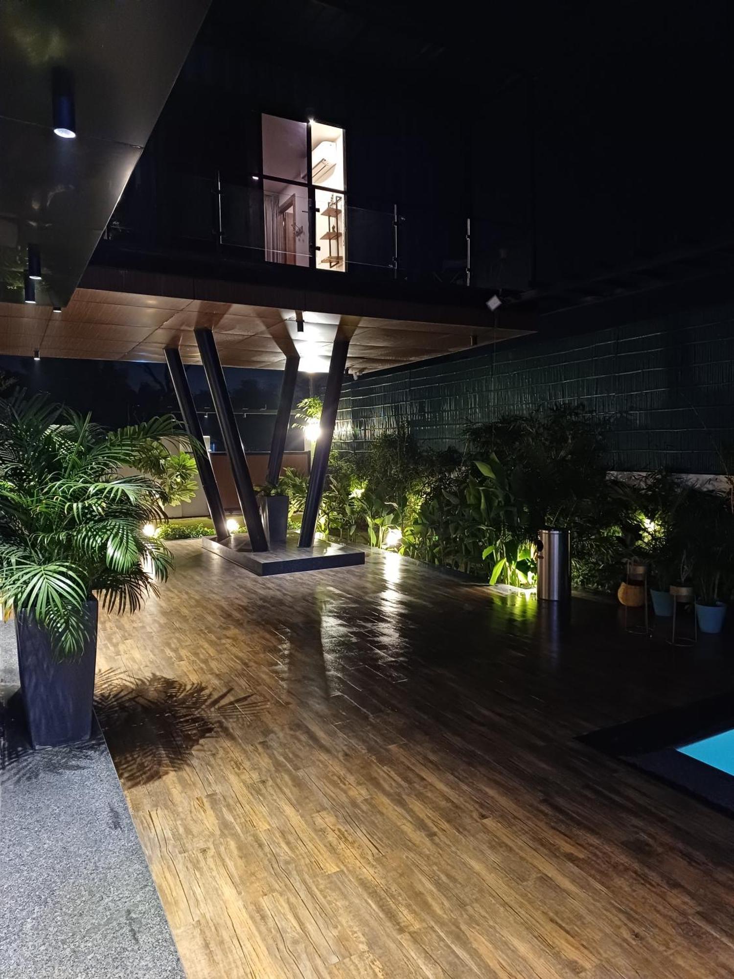 The Hanging - A Luxury Pool In विला Jaipur